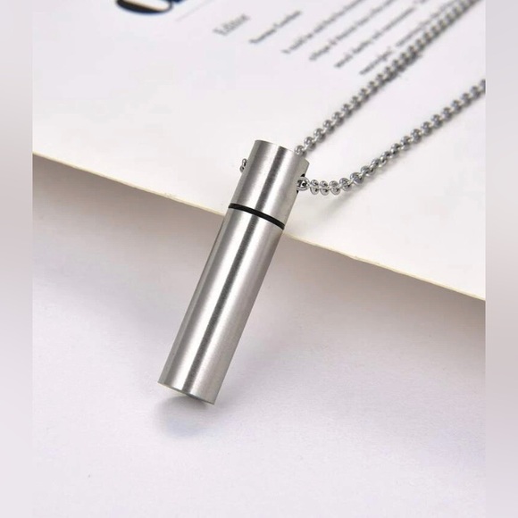 Trendy boutique Jewelry - ⚱️💖 Urn /Cremation Necklace Stainless Steel Unisex Silver NWT